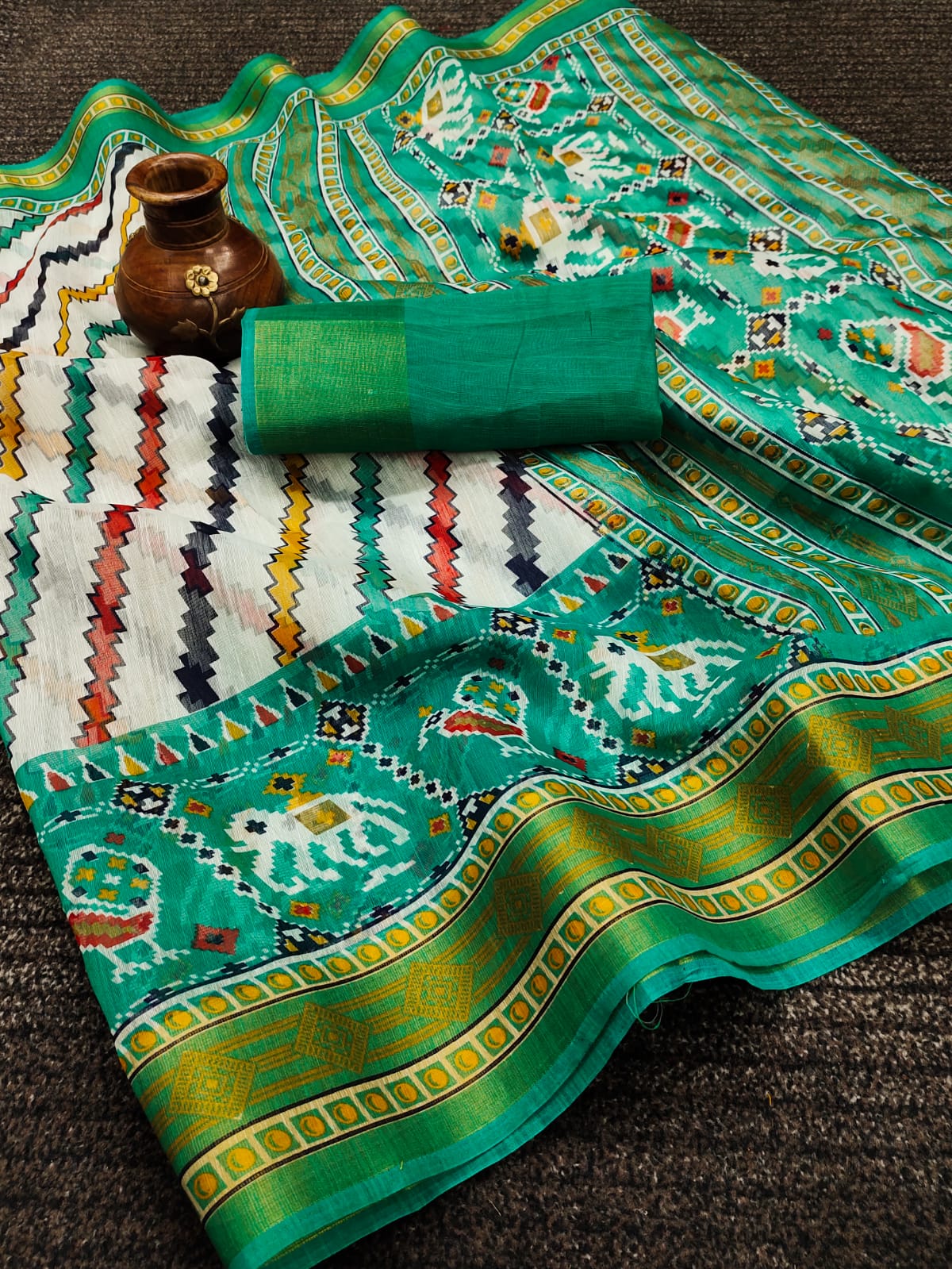 Aa 01 Traditional New Designer Fancy Wear Soft Cotton Saree Collection